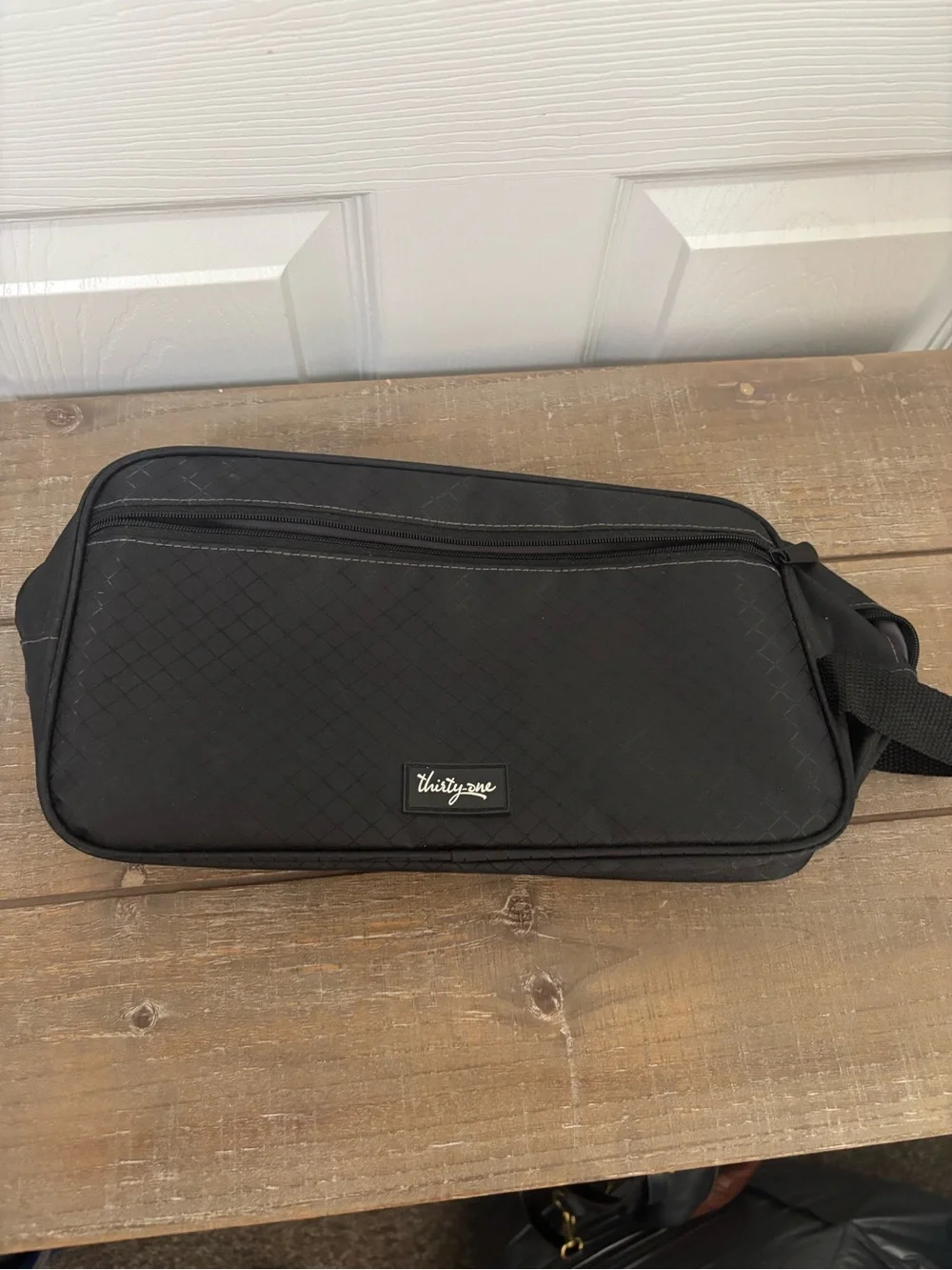thirty-one Black Quilted Toiletry Organizer Sling - Picture 1 of 6